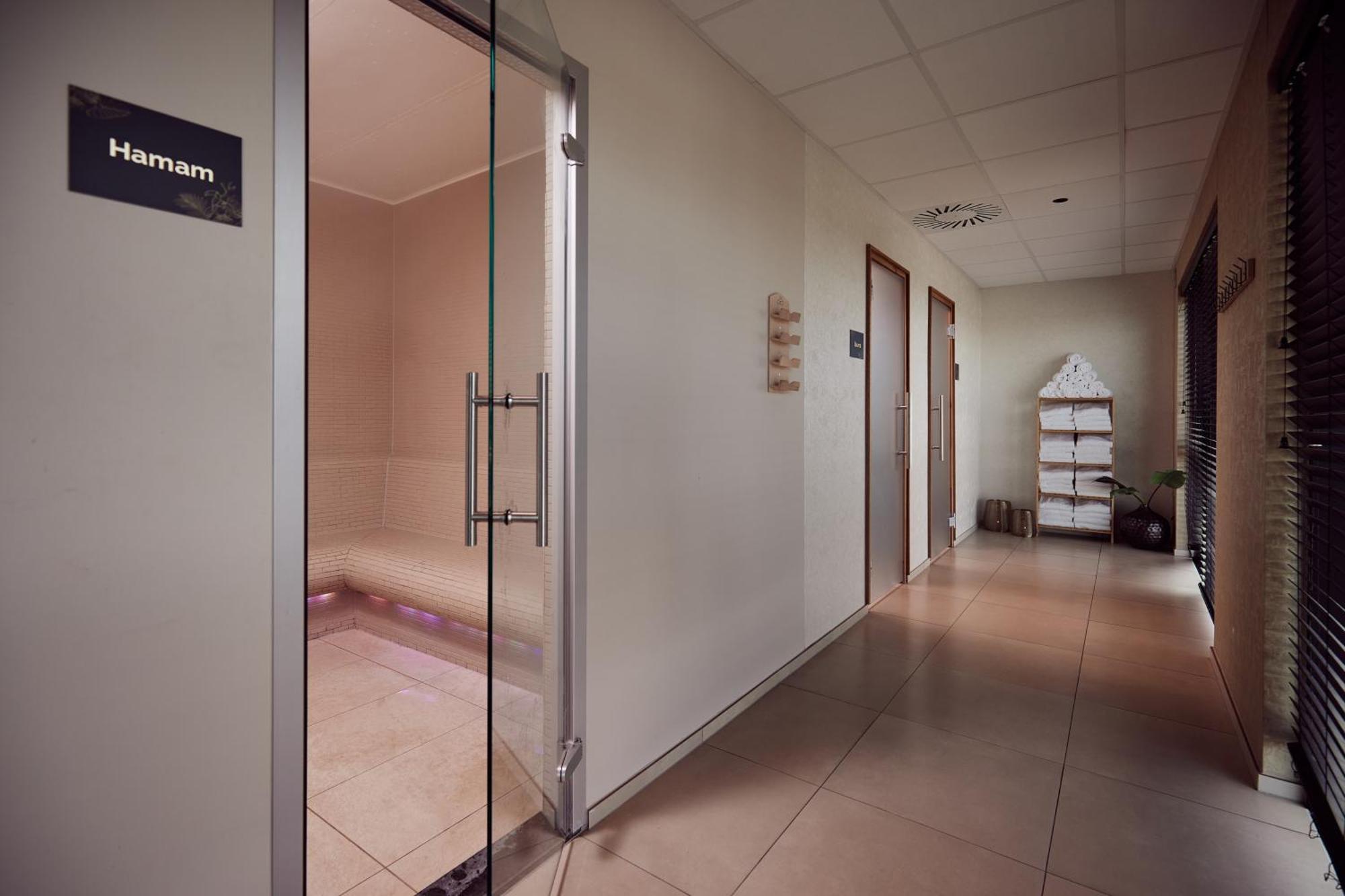 Van Der Valk Hotel Gent Esterno foto