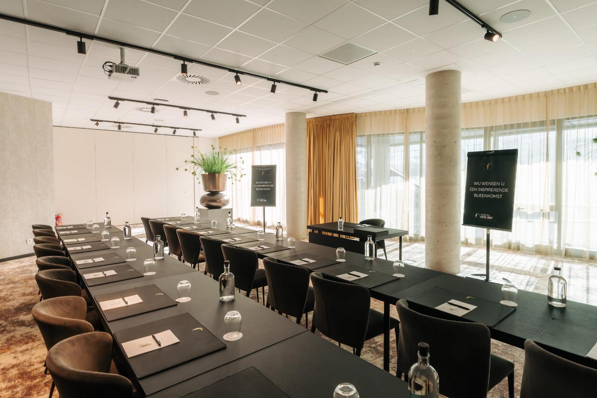 Van Der Valk Hotel Gent Esterno foto